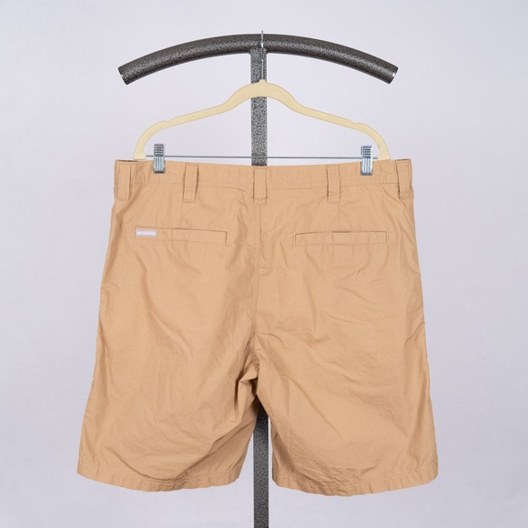 Men's Columbia Shorts Size 38 x 10" Inseam Tan Flat Front Pockets Cotton - Picture 4 of 6